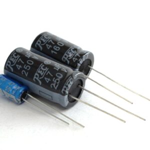 CAP. ELECTROLITICO 4.7uF 350V